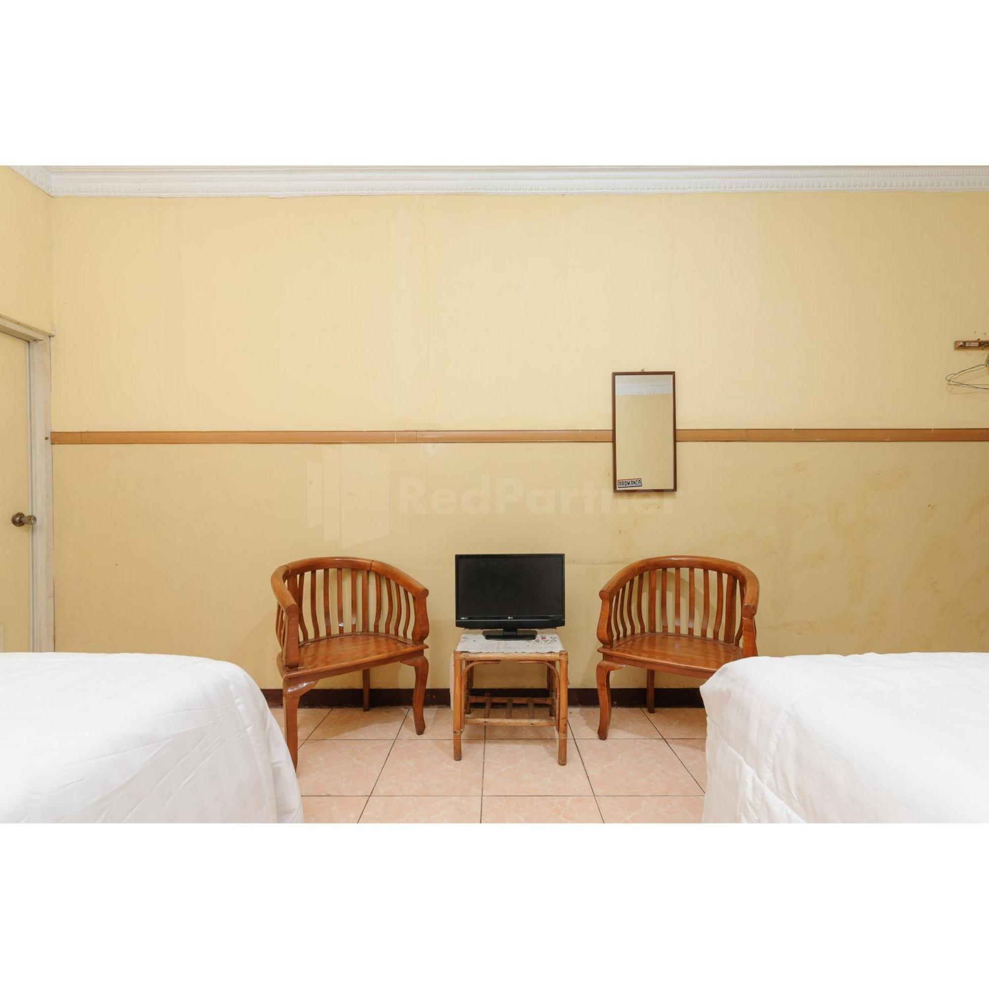 Hotel Al Hakim Syariah Redpartner Бекаси Экстерьер фото